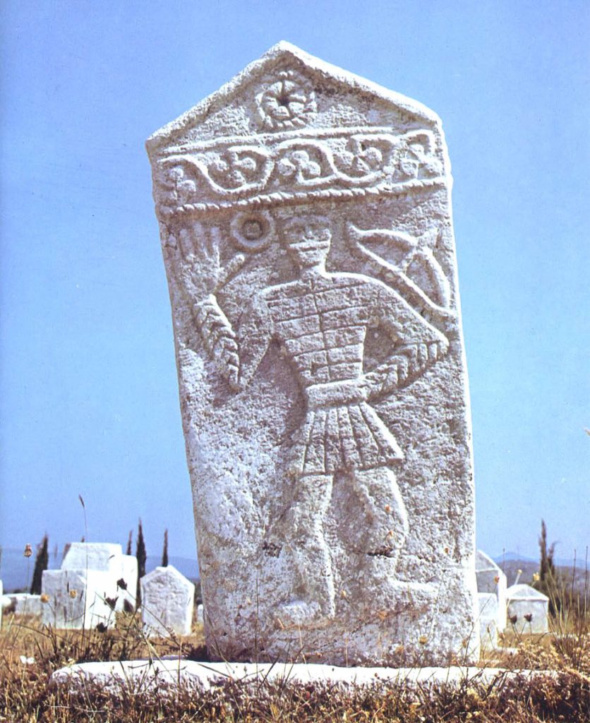 Stećak sa simbolom pobjedničkog vijenca u Radimlji, Stolac